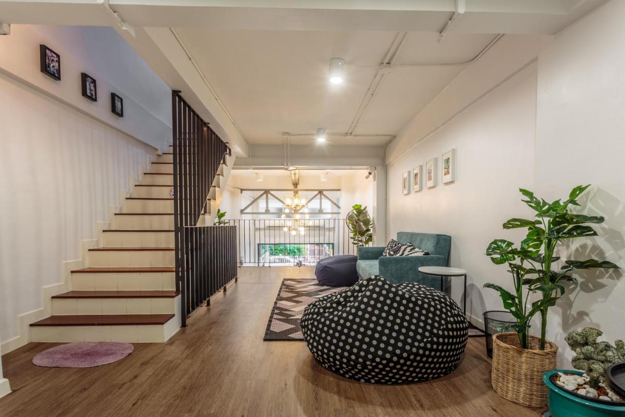 Harmony Silom Apartment Bangkok Exterior photo