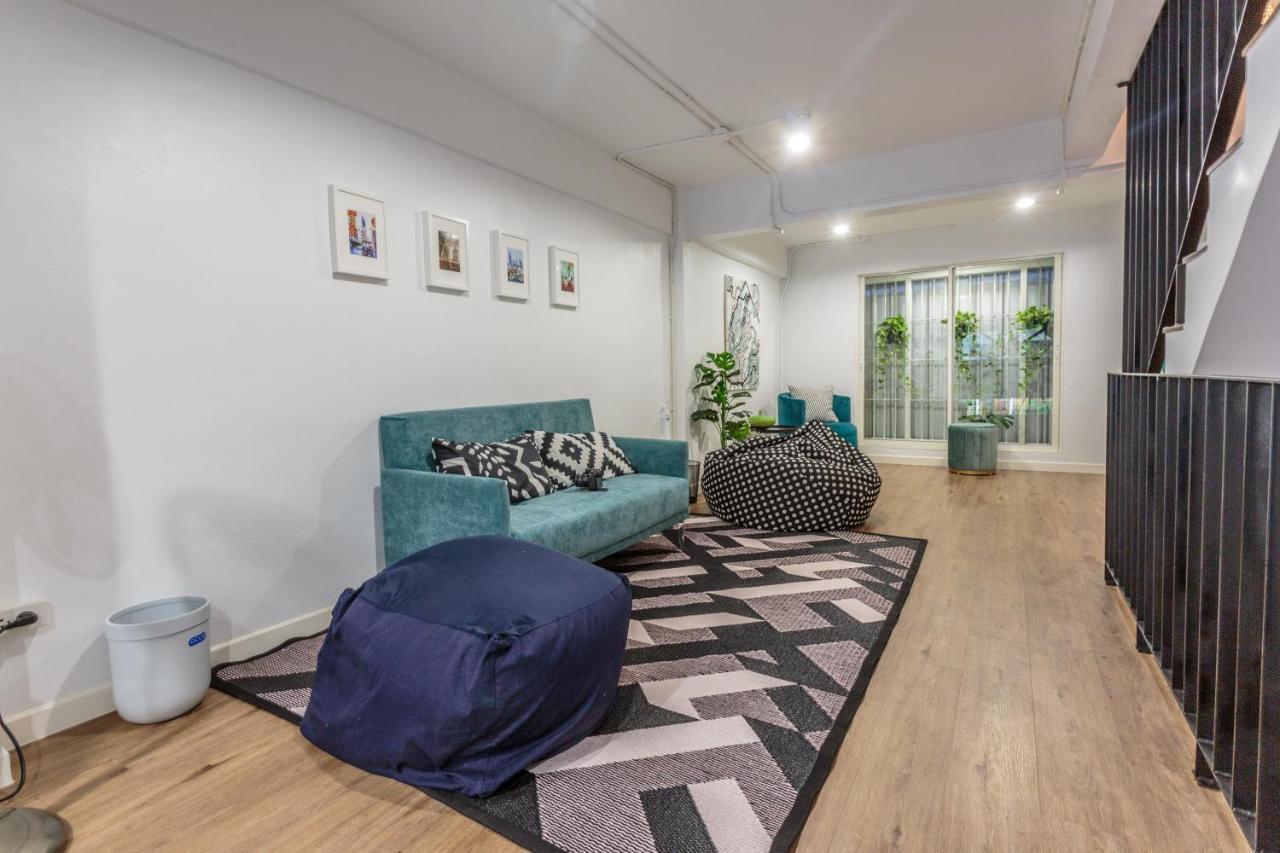Harmony Silom Apartment Bangkok Exterior photo