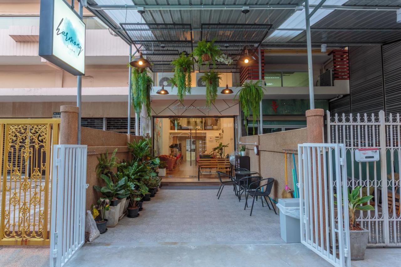 Harmony Silom Apartment Bangkok Exterior photo