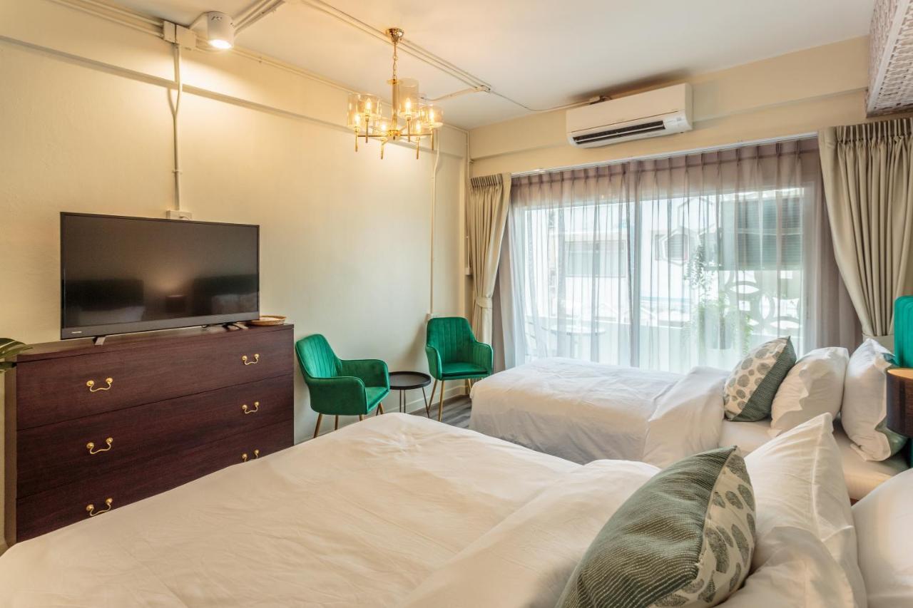 Harmony Silom Apartment Bangkok Exterior photo