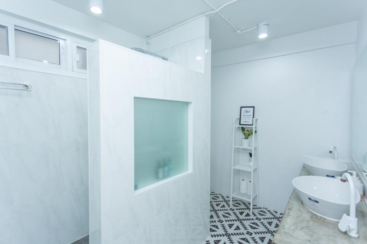 Harmony Silom Apartment Bangkok Exterior photo
