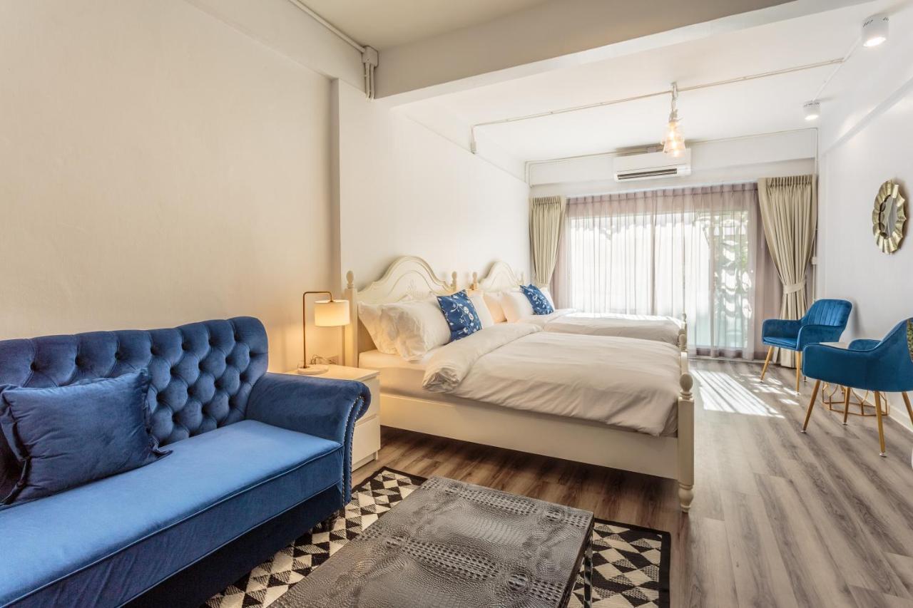 Harmony Silom Apartment Bangkok Exterior photo