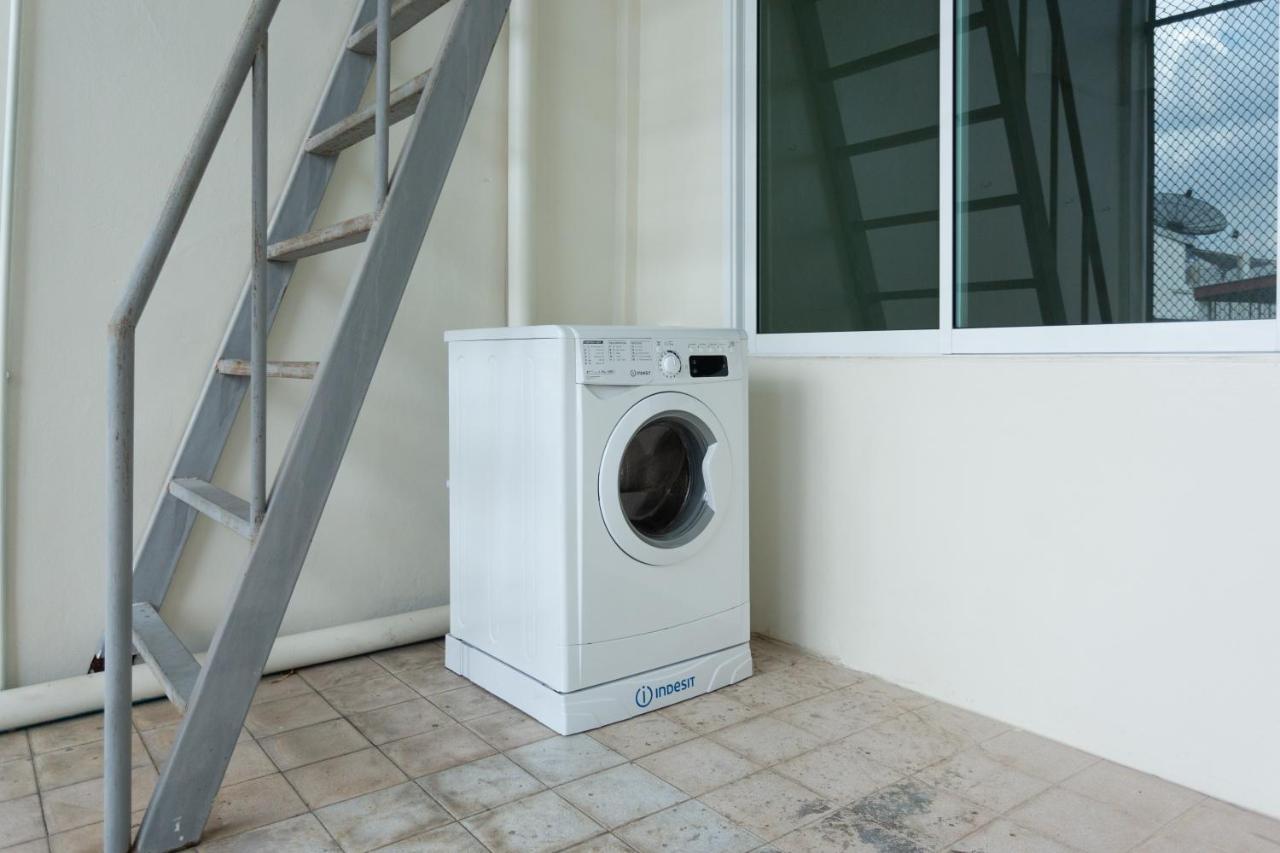 Harmony Silom Apartment Bangkok Exterior photo